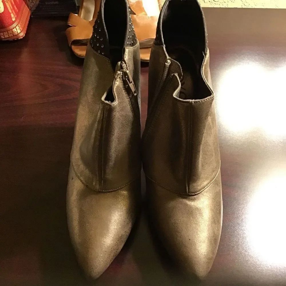Shoes by xoxo From Georgia state sale size 9